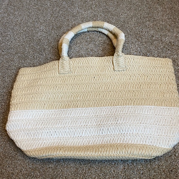 Altru Made for Good Straw Tote - Picture 6 of 13
